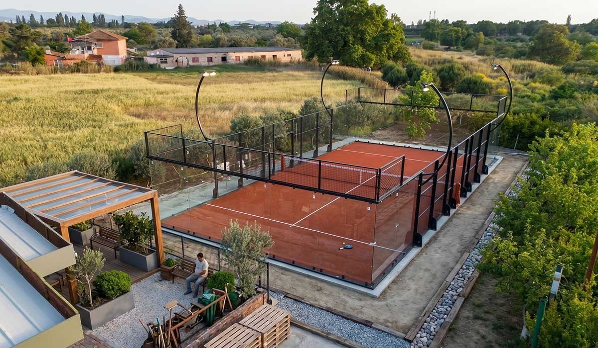 Construcción de Pistas de Pádel Exteriores e Interiores